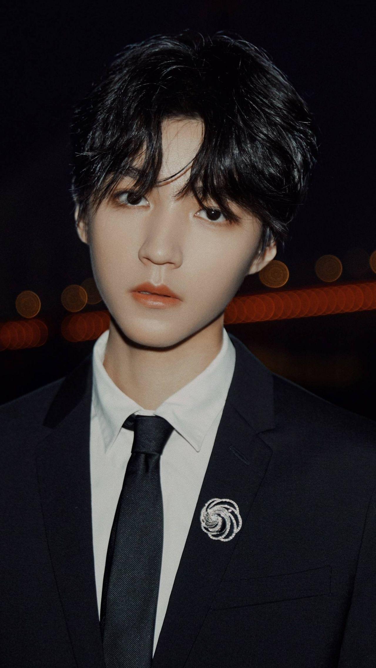 集美们有没有王俊凯的中分照