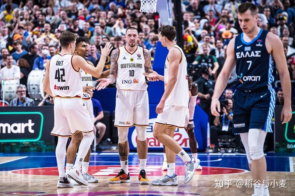 字母哥的内线统治力对阵库里的外线魔法谁能更胜一筹