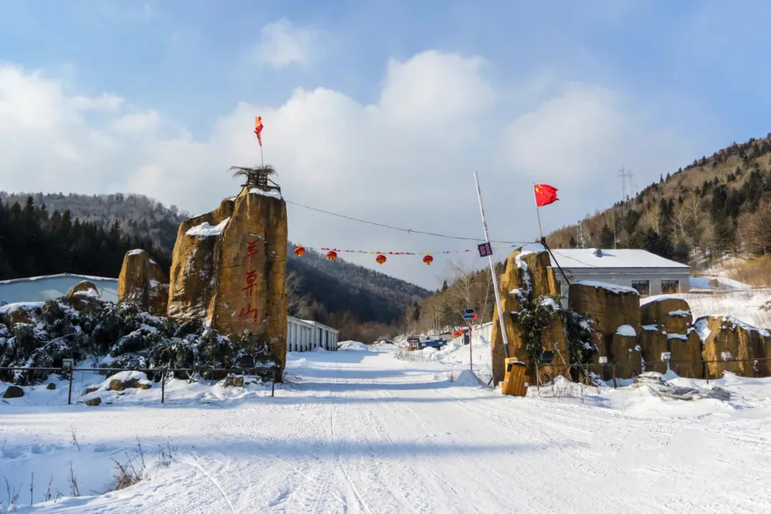 穿林海跨雪原走进梦幻雪山挑战镜泊湖蓝冰徒步