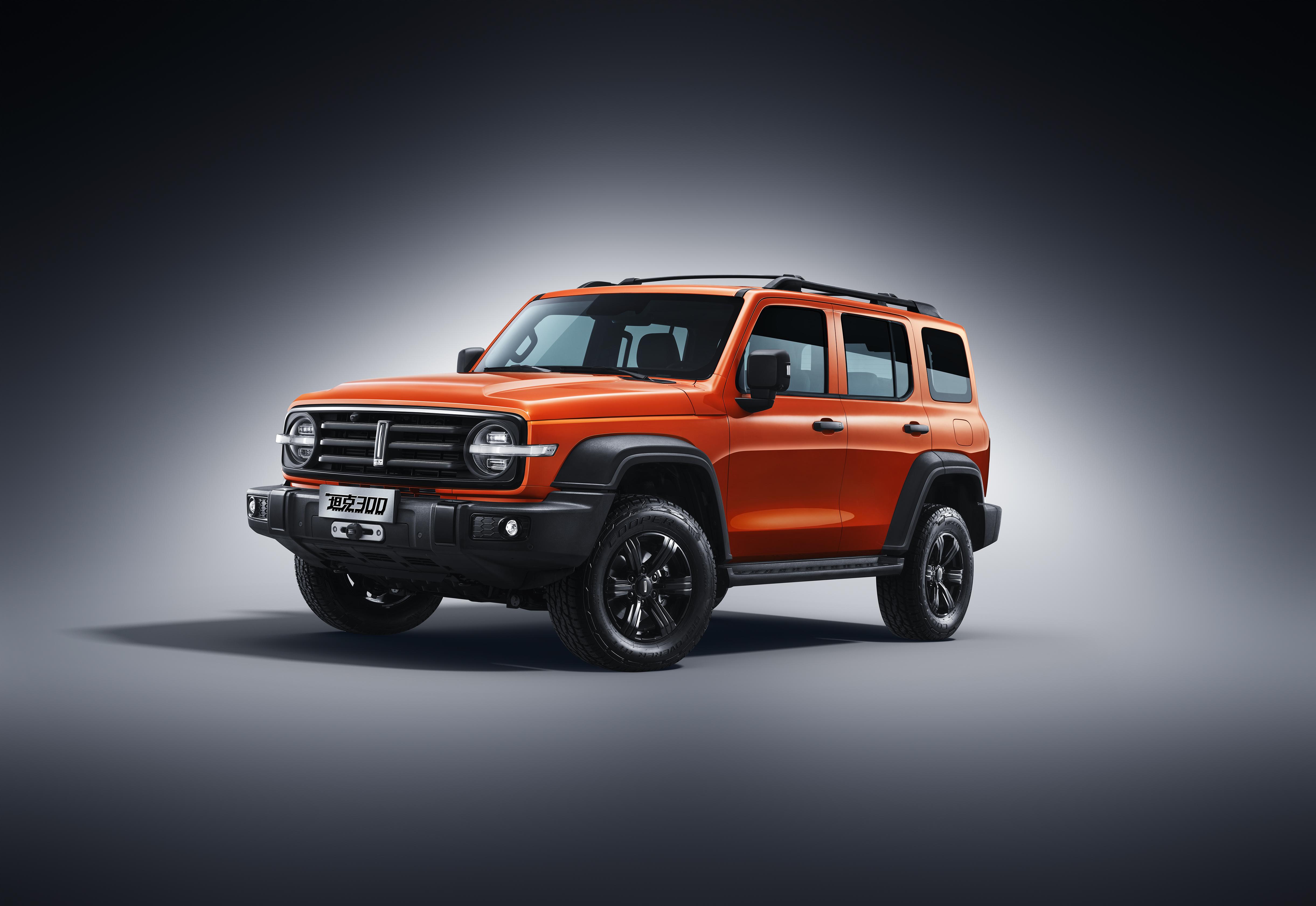 wey品牌旗下首款硬派suv——坦克300正式上市,先期发售更为专业的越野