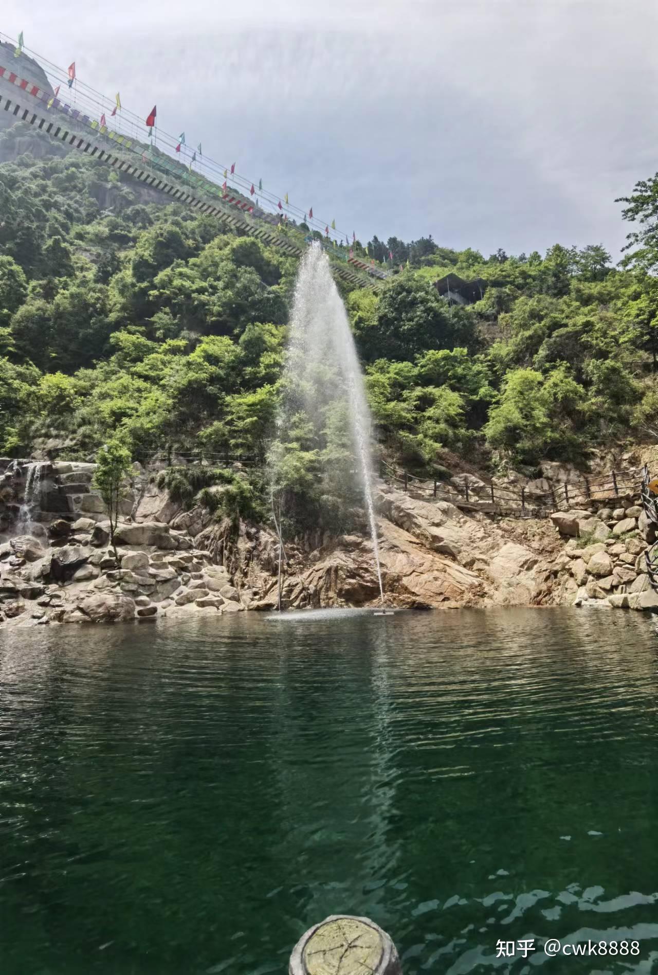 莲峰云海属于国家4a级景区,石骨峥嵘,峭拔莲峰接天,自然风光,尽收眼底