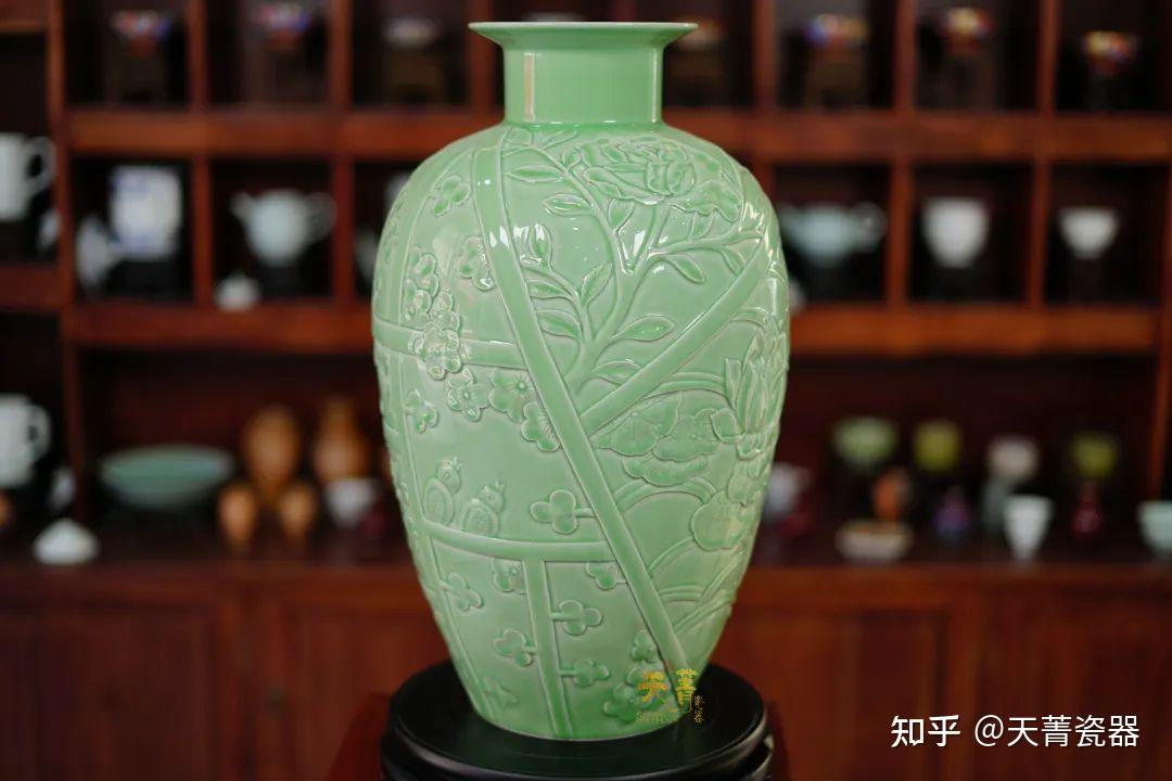 天菁瓷器:国家一级技师,皇家陶瓷浮雕工艺传人【洪勤浪】,刀笔筑梦