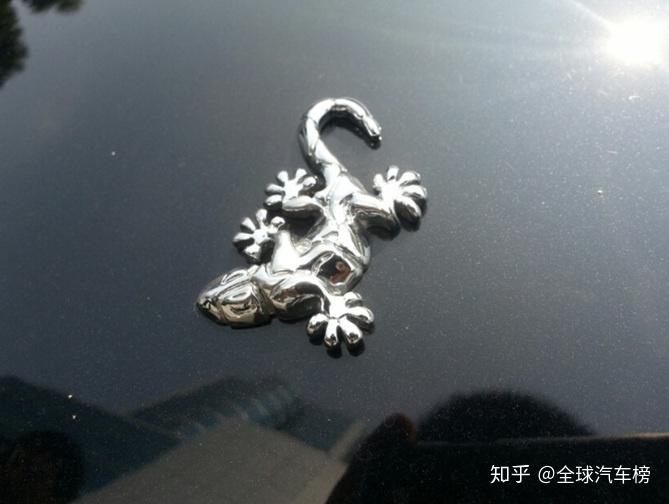 威兹曼的车标是一只四角抓地的蜥蜴,极具动感,要知道,蜥蜴的抓地力一