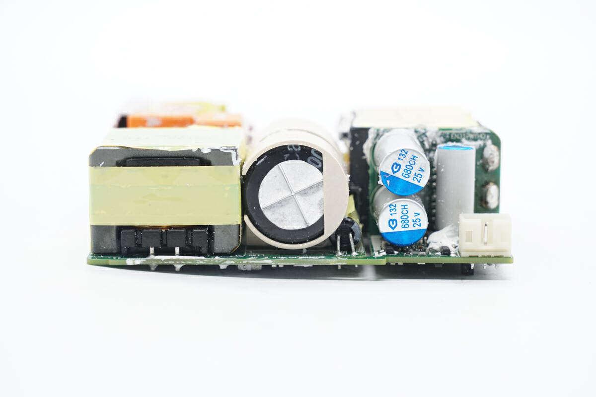 拆解报告huawei华为135wusbc快充充电器hw200675up0