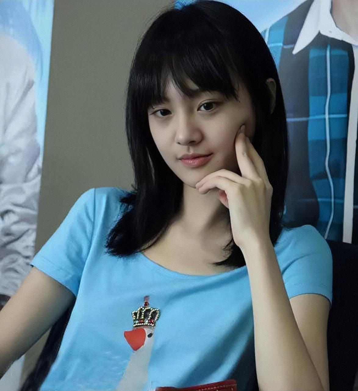 如何评价郑爽的长相?