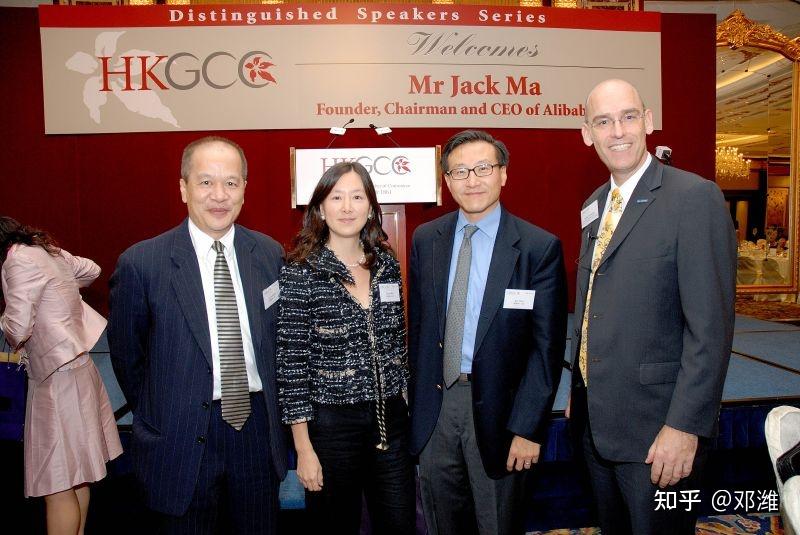 后来很多人分析蔡崇信的成功经验时,都表示"首先要娶到一位好老婆,没