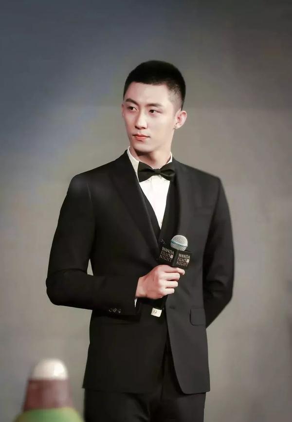 黄景瑜说的这句告白,《上瘾》的粉丝们怕是要听哭了!(黄景瑜为什么不能与许魏洲同台)