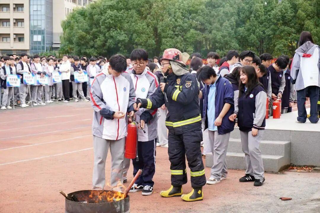 【平安校园】增强消防意识 筑牢安全防线 | 浙广电中专塘栖校区开展消防演练活动！(图4)