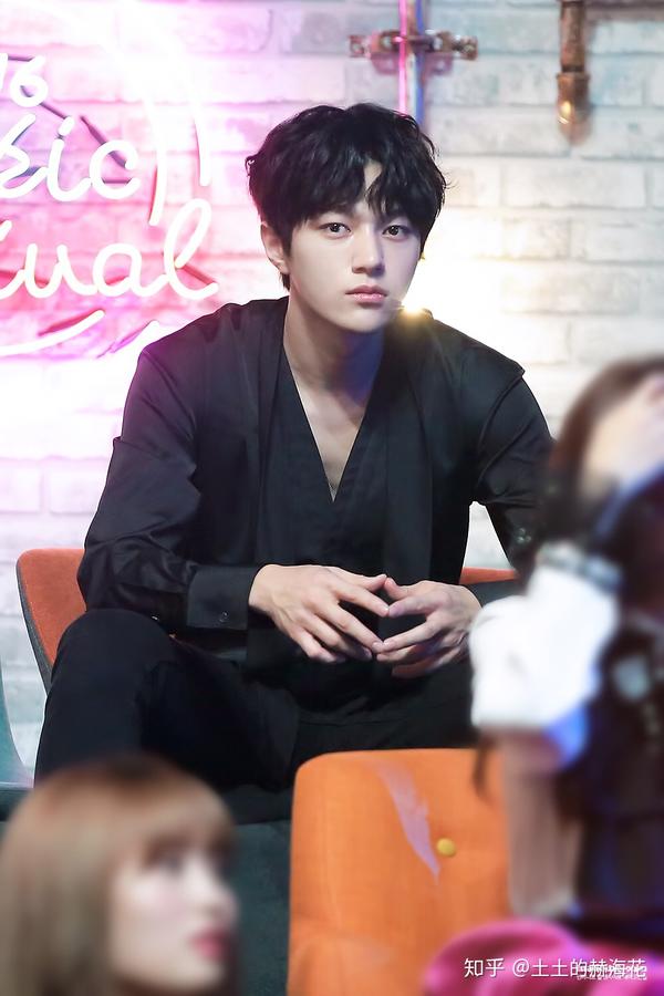 你见过哪些韩国男团中的神颜照片?