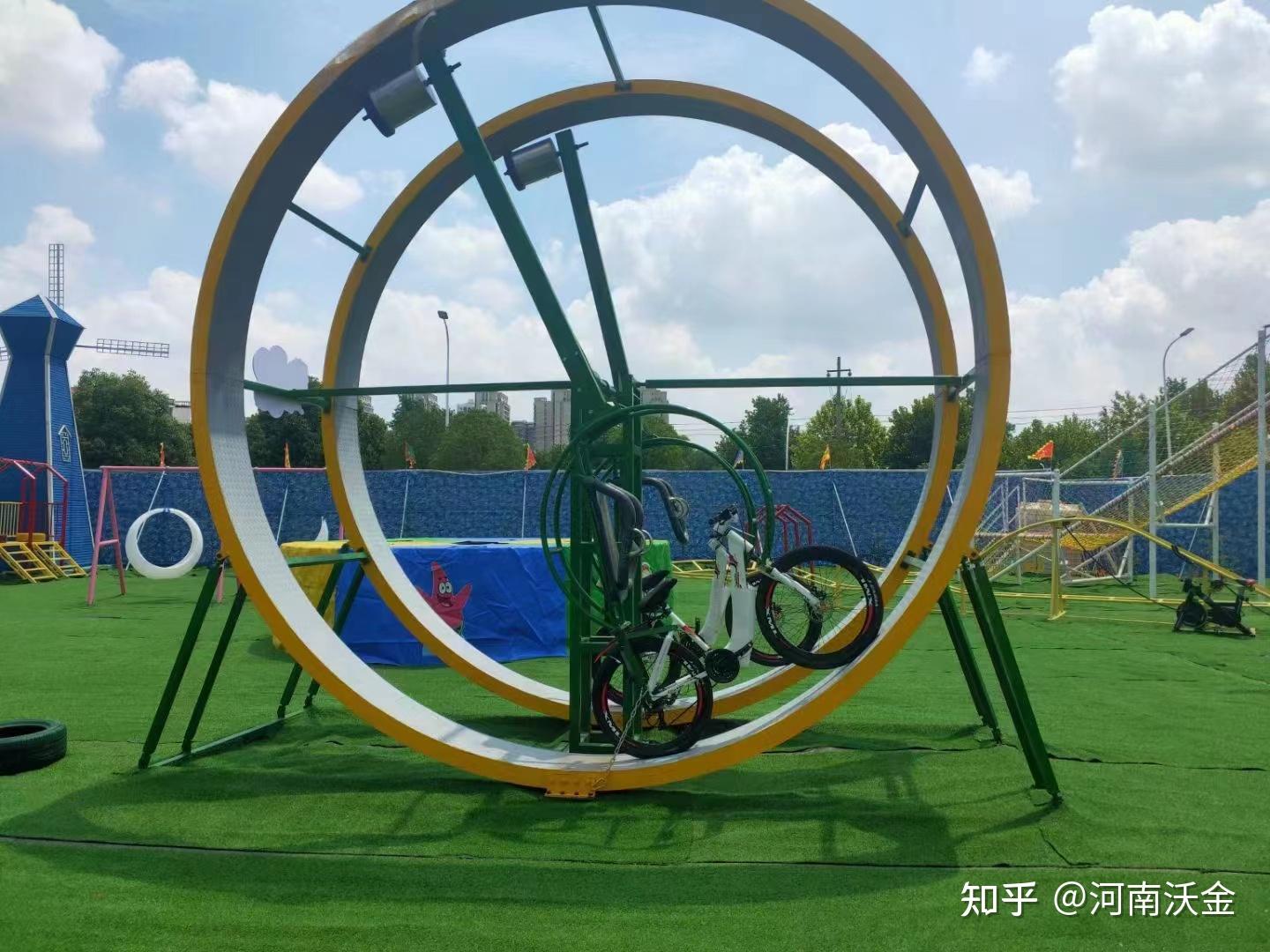 网红360度旋转自行车你敢去挑战吗