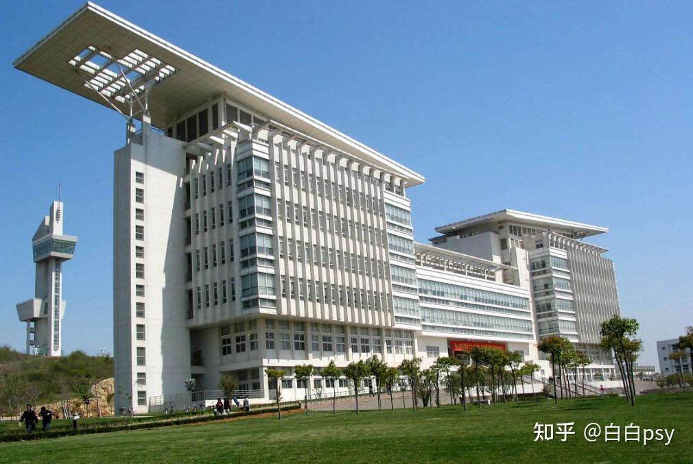 南京师范大学是国家双一流建设高校和江苏高水平大学建设高校,1996