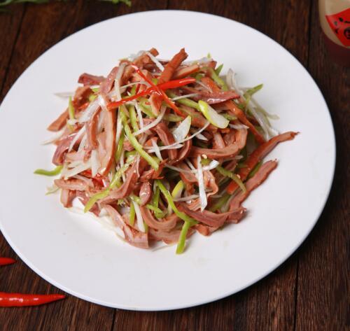 下开了个八仙驴客快餐店,主打驴肉食品,有驴肉鲜包,凉拌驴肉,凉拌驴肚