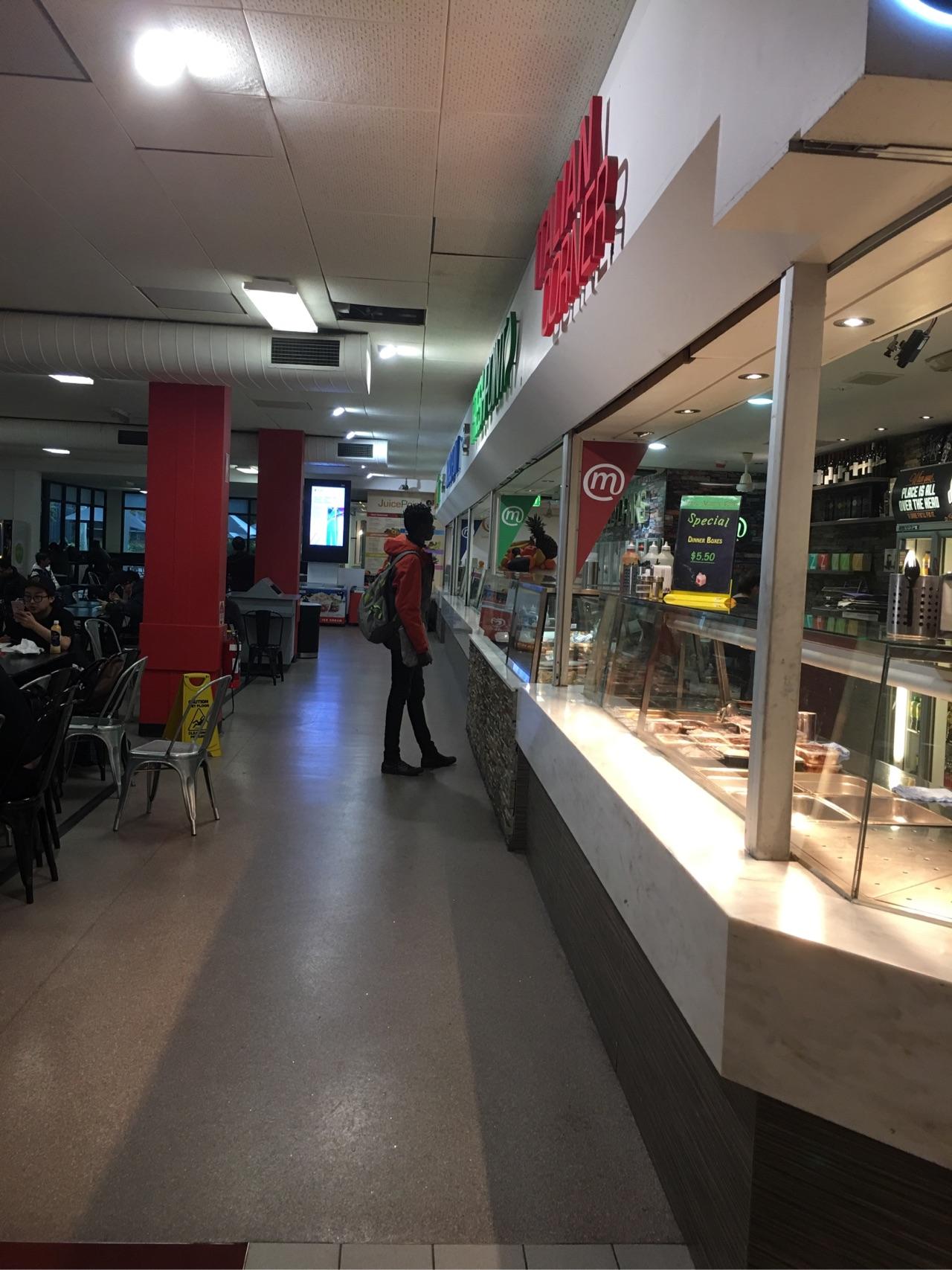 国外大学食堂是什么样子的