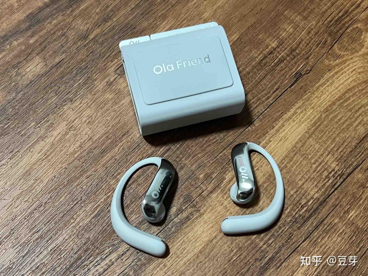 【新同品】Ola Friend 豆包智能体耳机 🎧【Ola Friend 豆包AI智能体耳机】开放式不入耳蓝牙耳机，运动新宠儿
