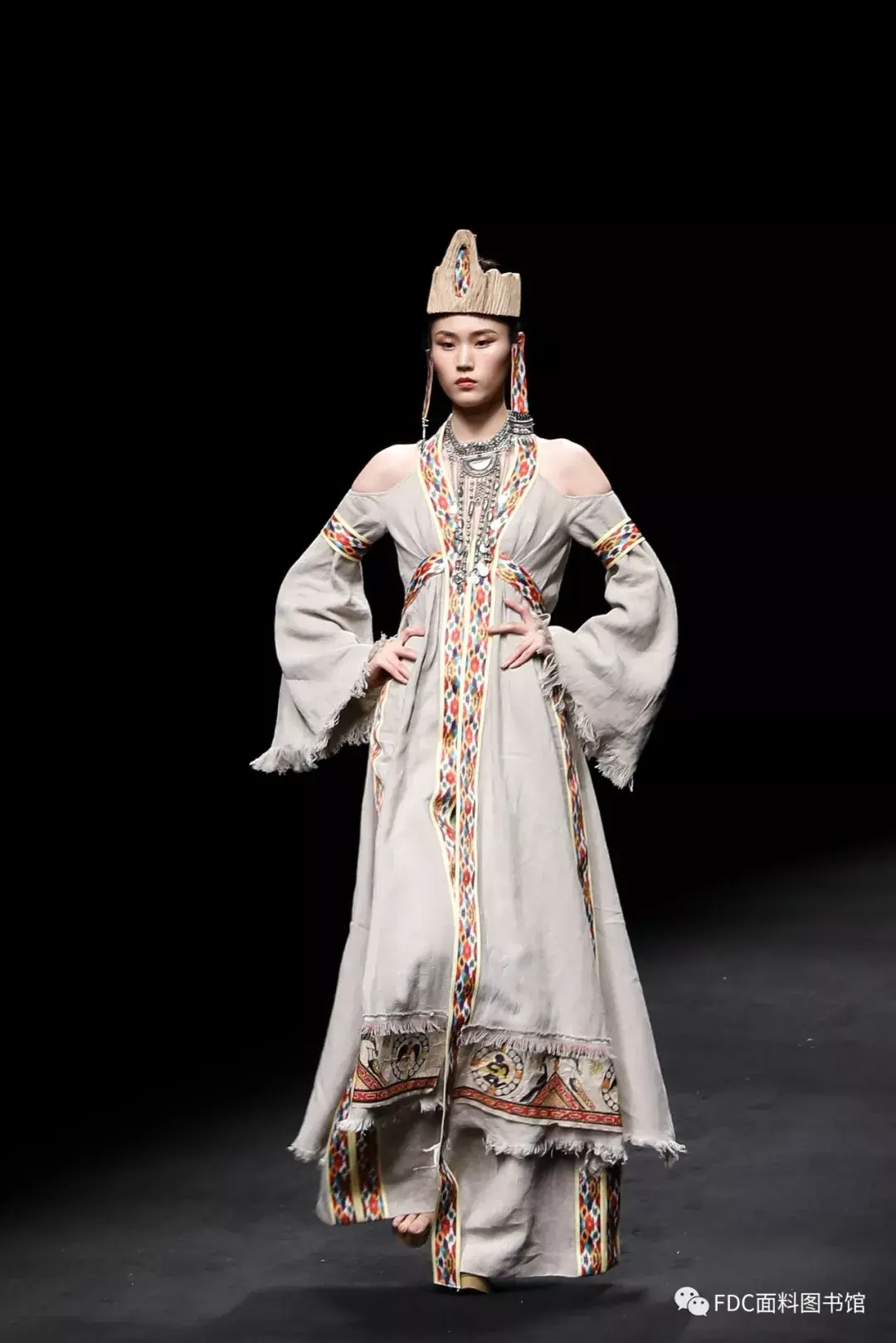 艾德莱斯出天山丨神韵非遗情系新疆