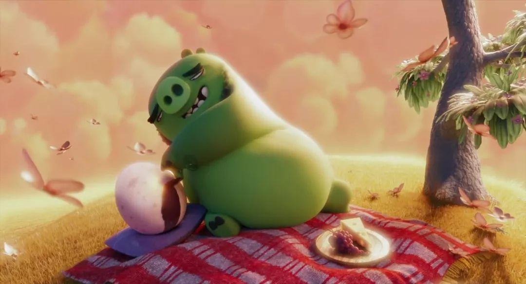 前作剧情延续了游戏的设定,猪鸟相爱相杀,猪猪岛的雷纳德差点偷走所有