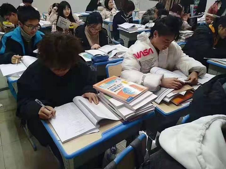 很多家长反映孩子写作业太慢,老是不能按时完成作业!这到底是什么原因?又应该如何来解决呢? - 知乎