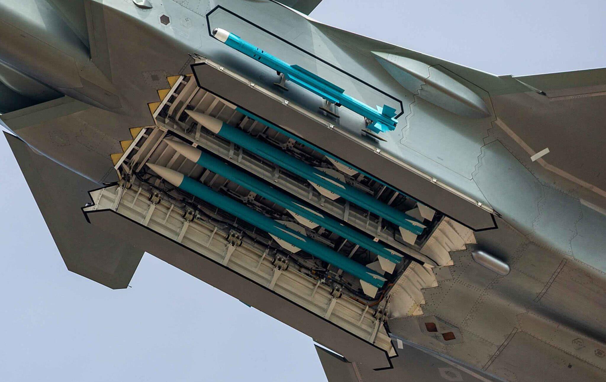 j20珠海航展展示弹仓诸位作何评论