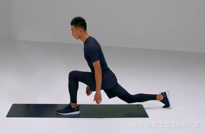久坐必学大腿前侧跪式拉伸