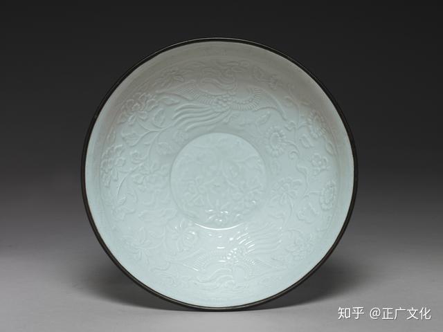 NM566 宋 影青刻菊瓣紋盖盒・影青釉菊式盖盒・青白釉菊花形蓋物☆中国古玩古美術