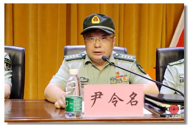 中心杨全胜主任主持大会并指出,要加强文职人员队伍建设,着力增强文职