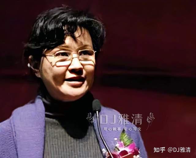 方舒与屠洪刚离婚20年她为情所伤他三婚娶了女助理却遭亲儿子吐槽