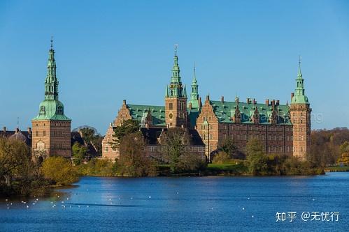 moscow kremlin)被評為世界文化遺產的俄羅斯標誌性建築,位於首都