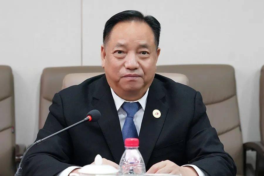 天津市河东区区委书记周波一行莅临人民控股考察交流