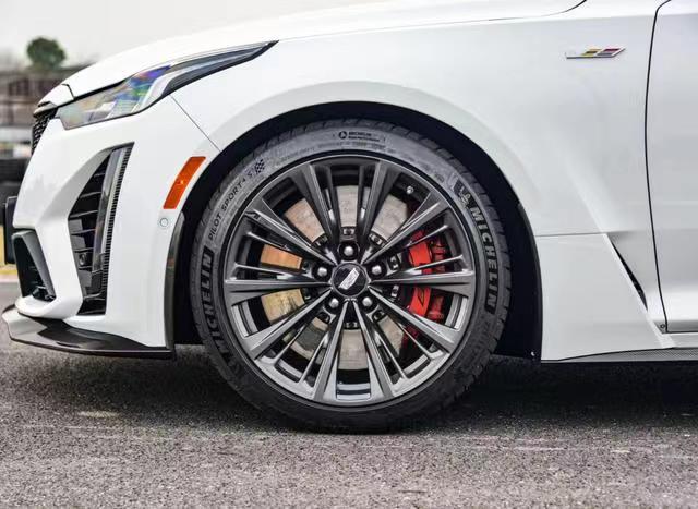 凯迪拉克ct5v实车曝光搭载62升发动机百公里加速34秒