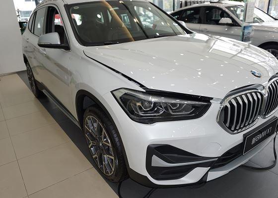 2021款宝马x1实车到店,轴距2780mm,2.0t爆发192马力! - 知乎