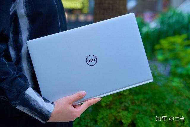 除了dior和gucci你离精致女孩还差一台戴尔灵越7300