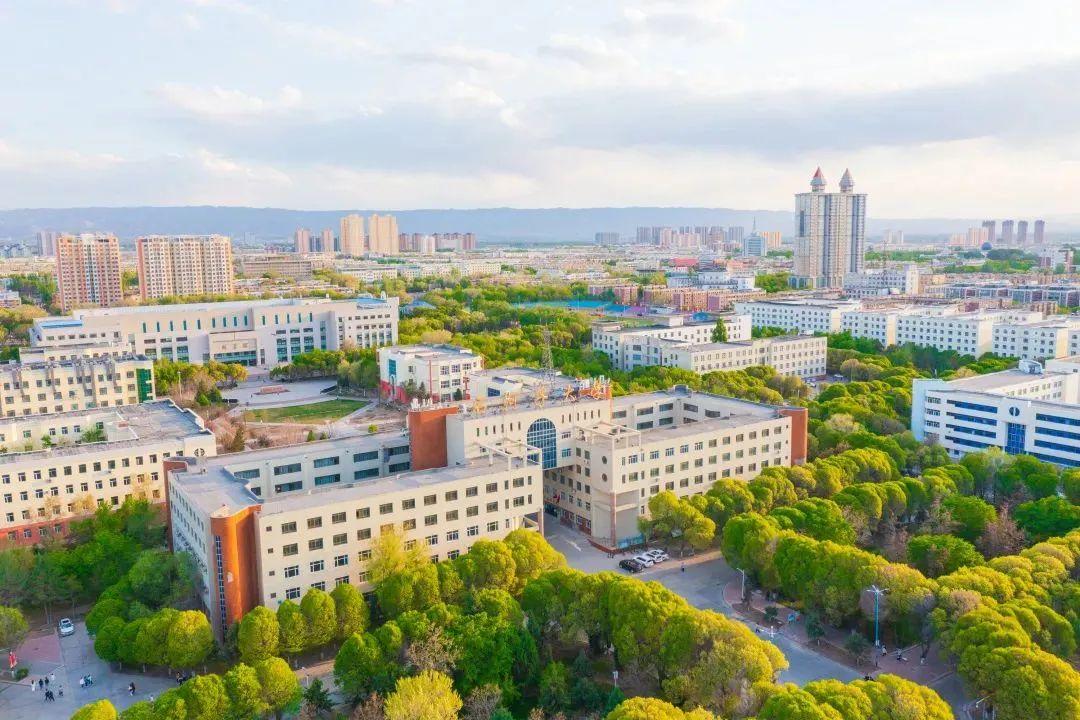 石河子大学 全景图图片