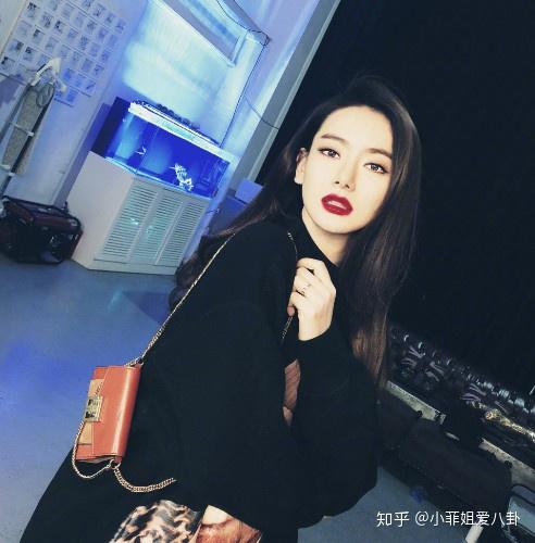 小lucky被网友呼:和妈妈复制黏贴,戚薇却大喊:明明我更美