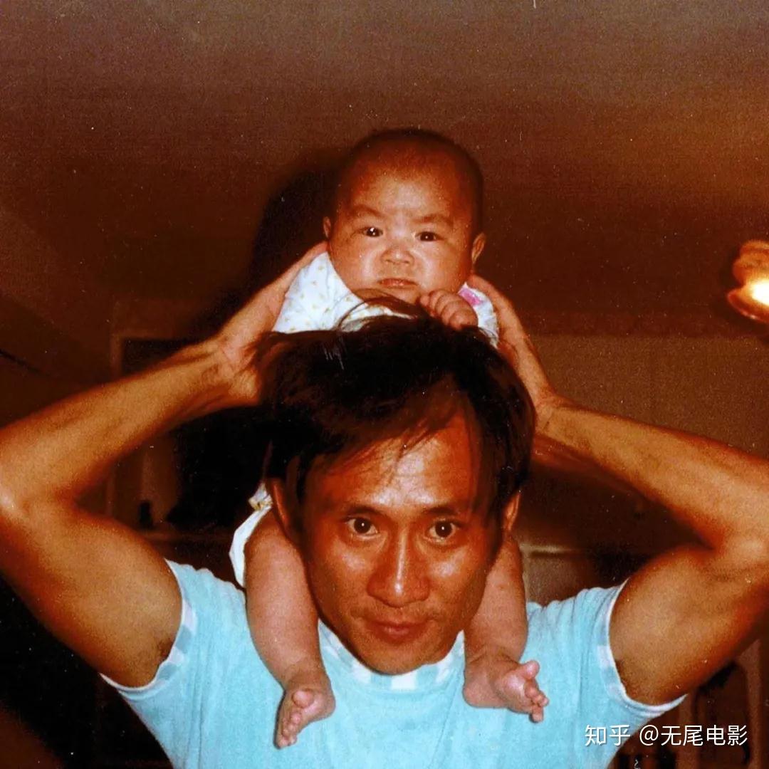 幼子李泳豪小小年纪已当童星,曾在1987年电影《夺命佳人》中饰演明明