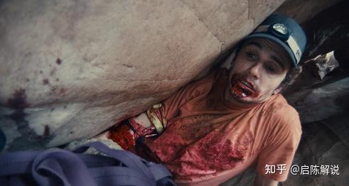 把自己的手臂砍断只是为了喝水