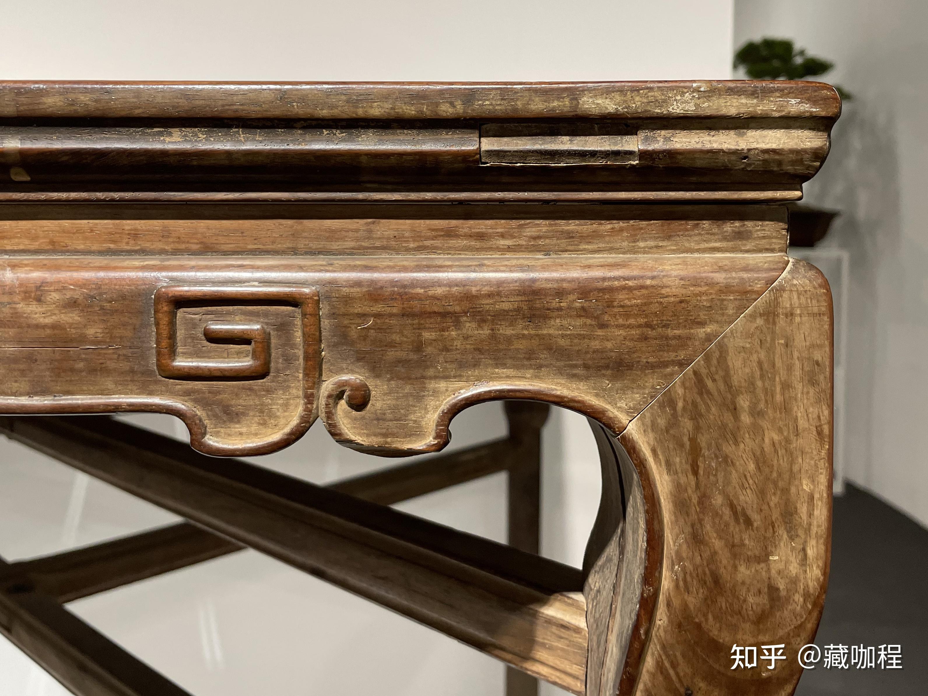 方腿马蹄取代圆足,罕见清黄花梨展腿行军桌