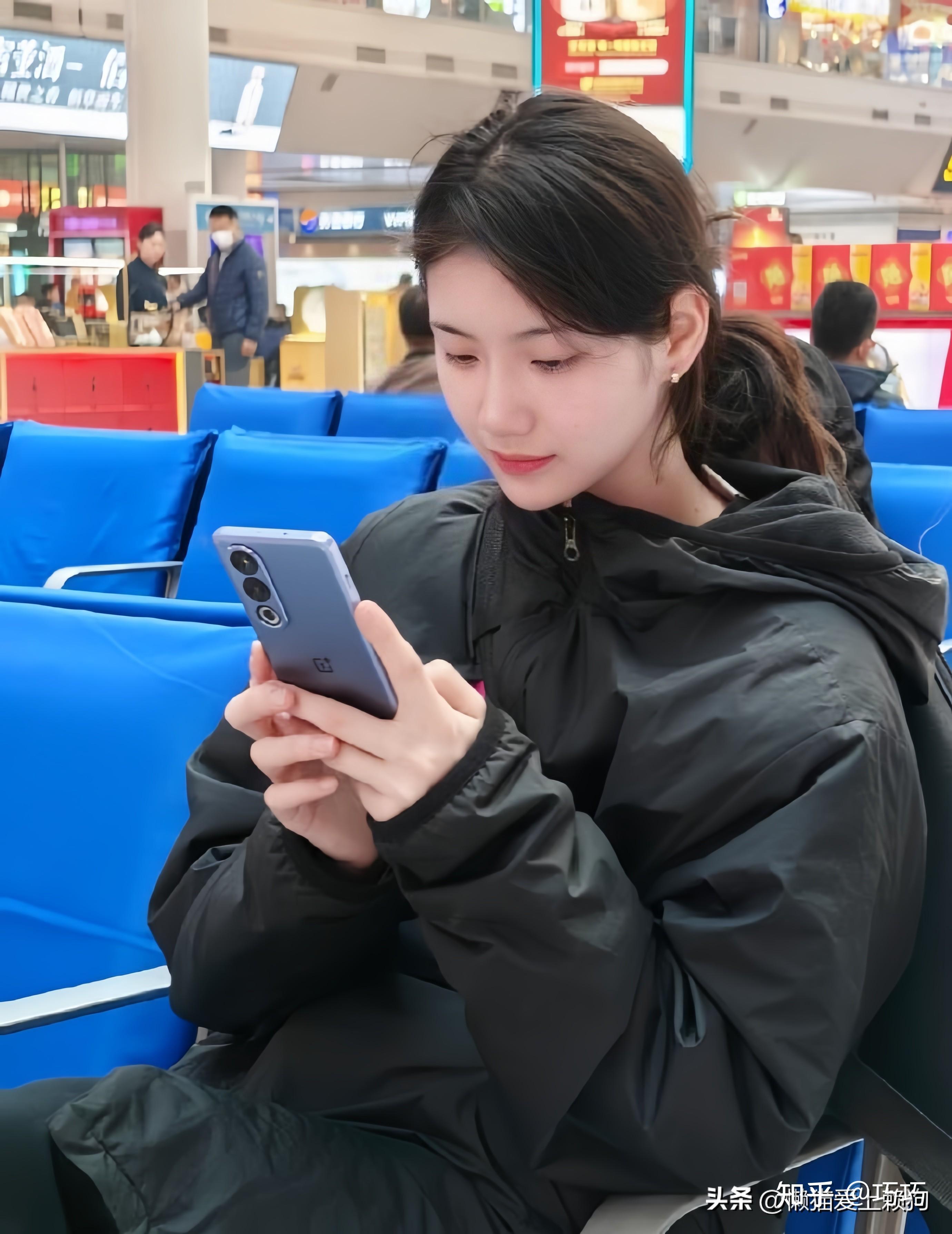 秒杀内娱女星跨栏真女神–夏思凝网友坐火箭都追不上的女人