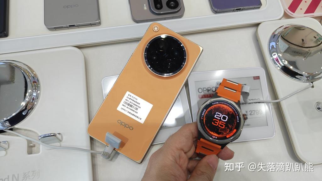 到店体验真无折痕的OPPO Find N6和安卓表皇Watch X3