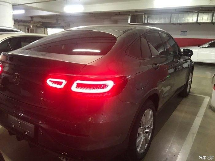 奔驰glc 260 4matic 轿跑suv提车,加装用车作业