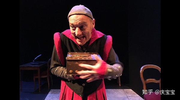 第五场 付罗金百般讨好阿巴贡,打消阿巴贡对自己年龄差距疑虑,但拭换