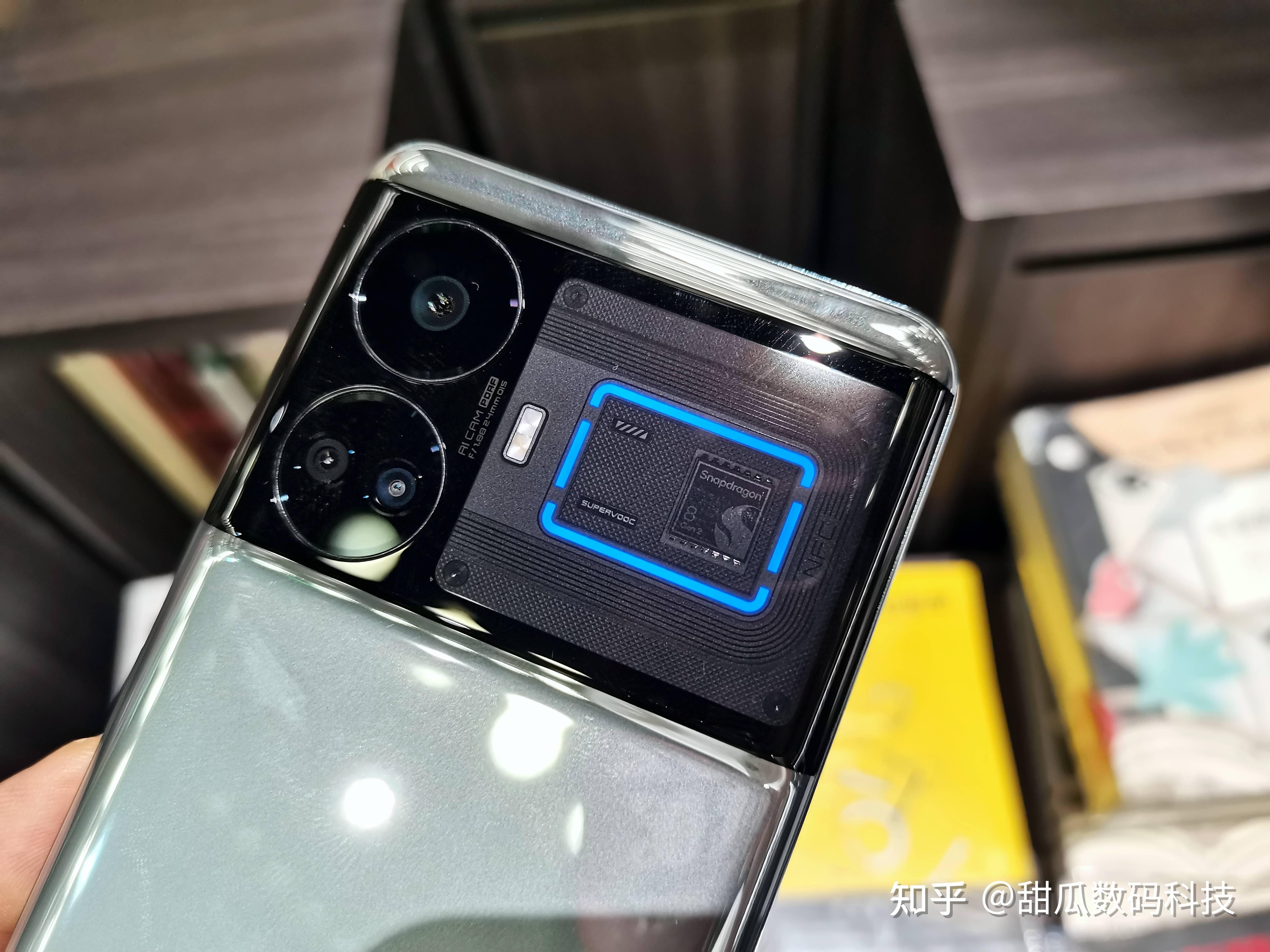 realme真我gt5评测体验觉醒光环炫酷设计游戏性能再次拉满