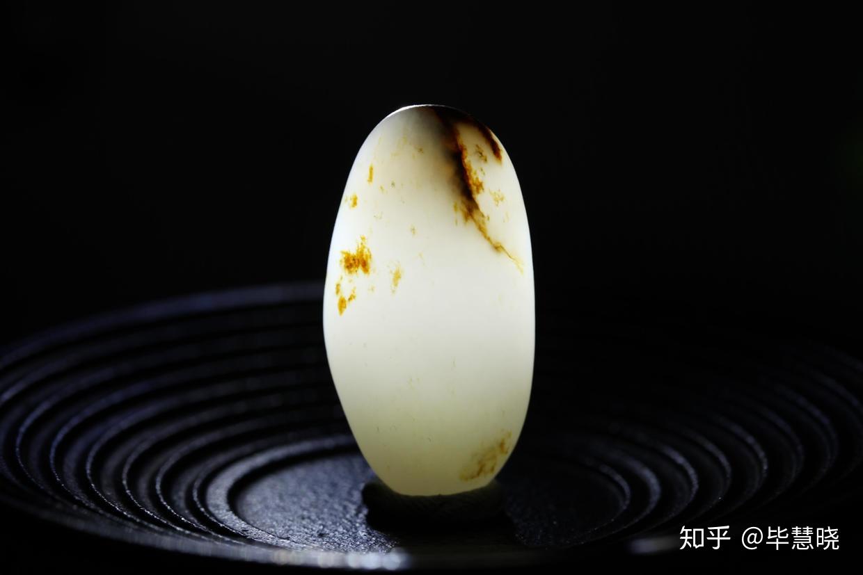 毕惠晓给你普及和田玉怎么在灯下观察? - 知乎