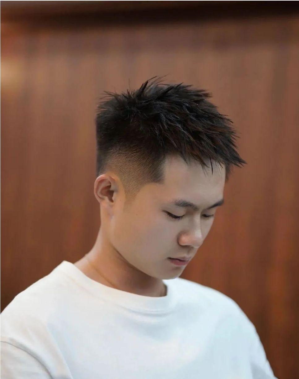 14款最适合年轻男士的发型,有烫发有染发人气很旺,想不帅都难