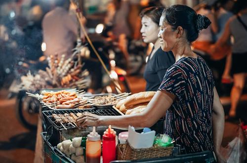 几亿年轻人都在熬夜,夜宵外卖为什么还是这么难做?