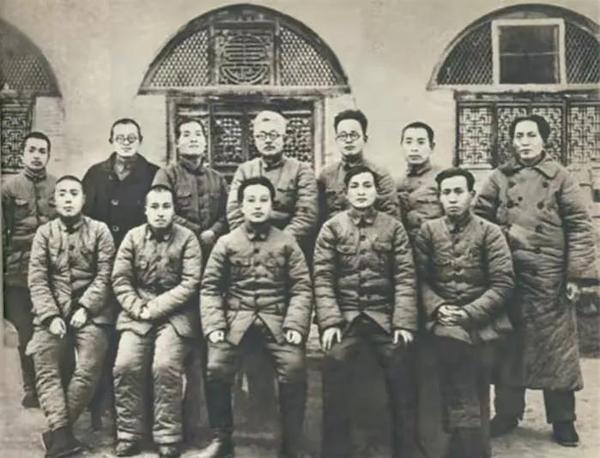 1938年，王明多次挑战毛主席的领袖地位，主席感叹：我的命令出不了窑洞 - 知乎
