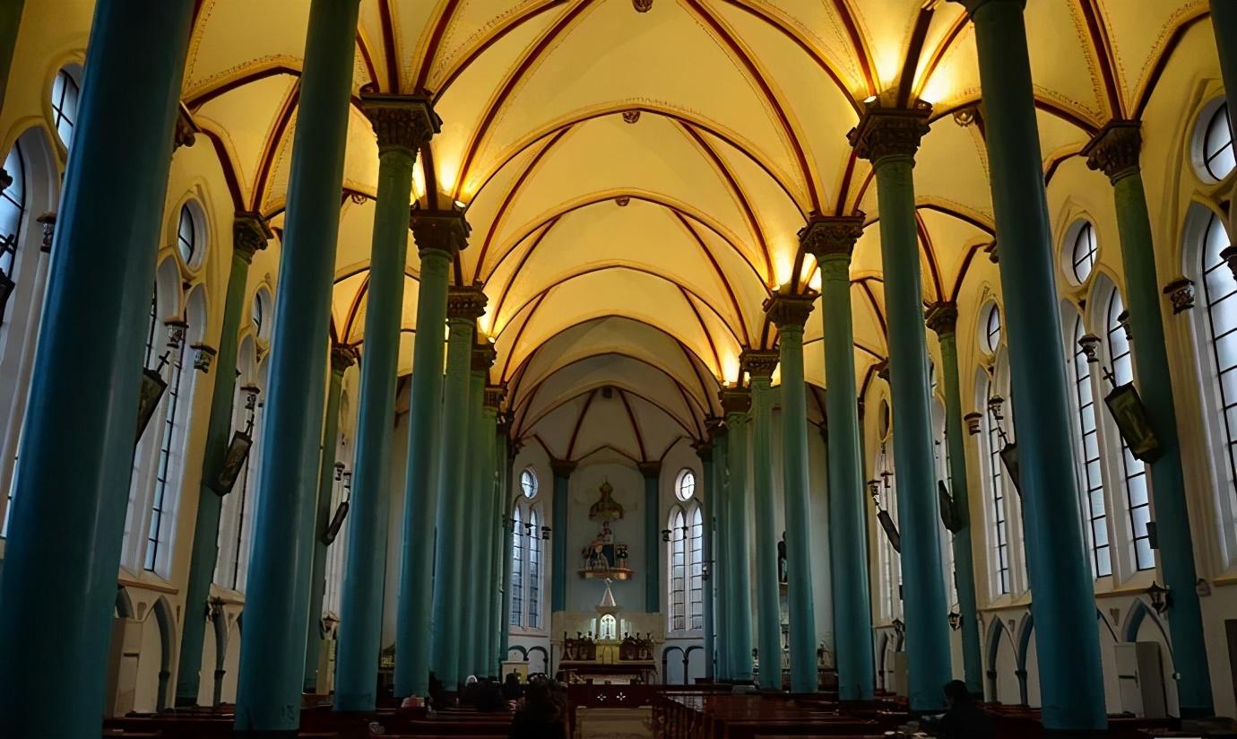 望海楼教堂由法国天主教徒建成于清代同治六年(1869年),总面积约3100