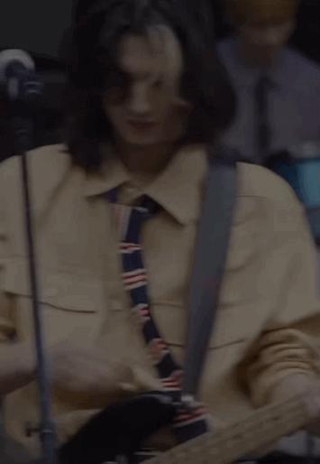 就这张脸，活该他出圈！（这张脸好像写得很好的第一章,使人想看下去）