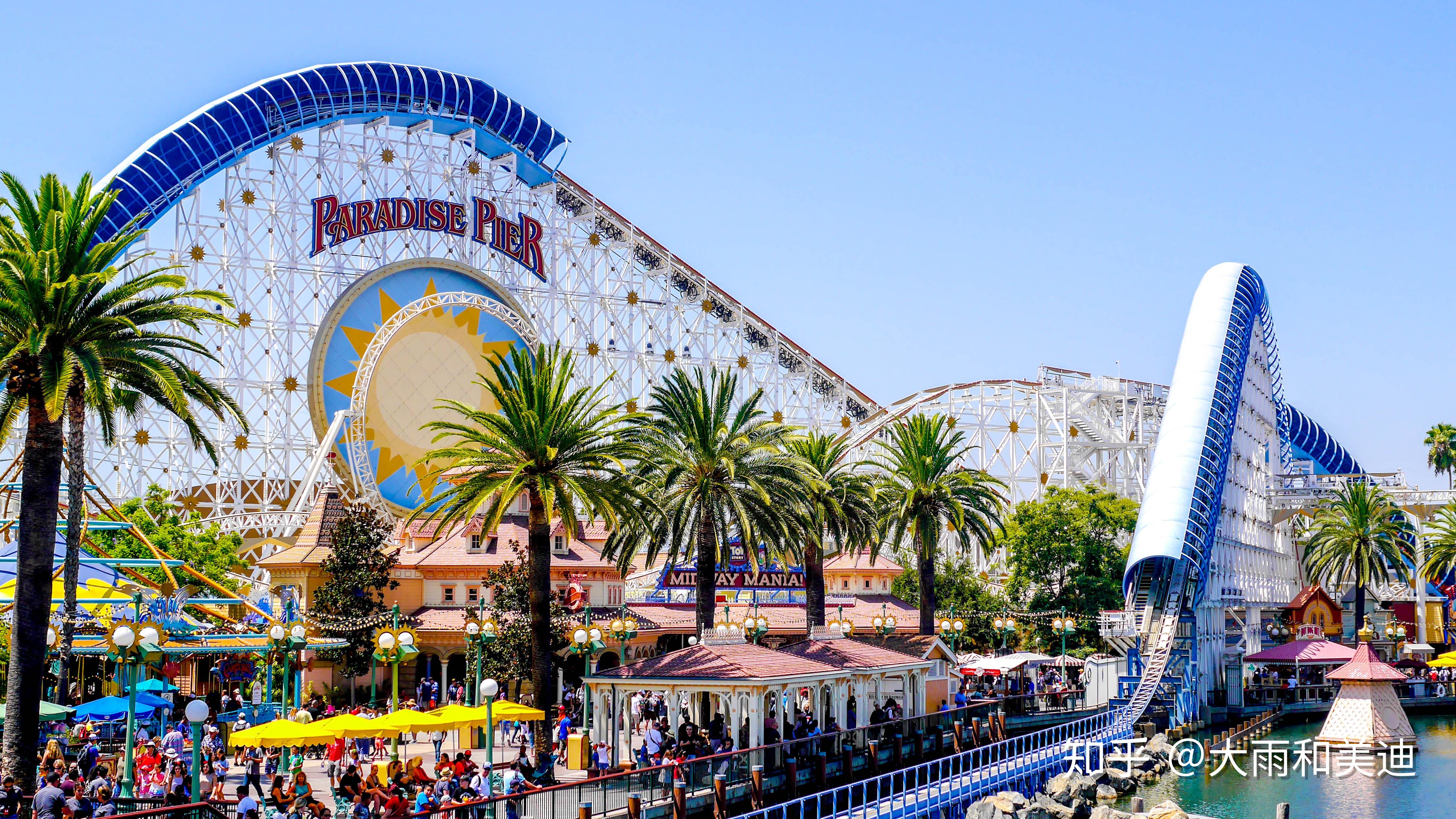 一个是迪士尼乐园,一个是加州冒险乐园