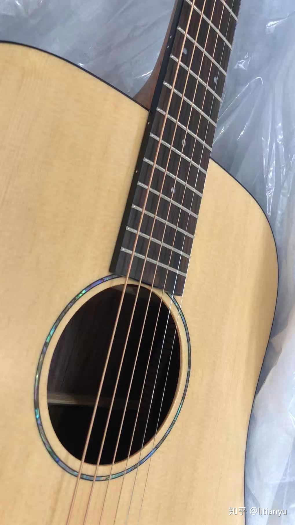 一个没钱的吉他爱好者聊聊他见过的二十多把千元吉他