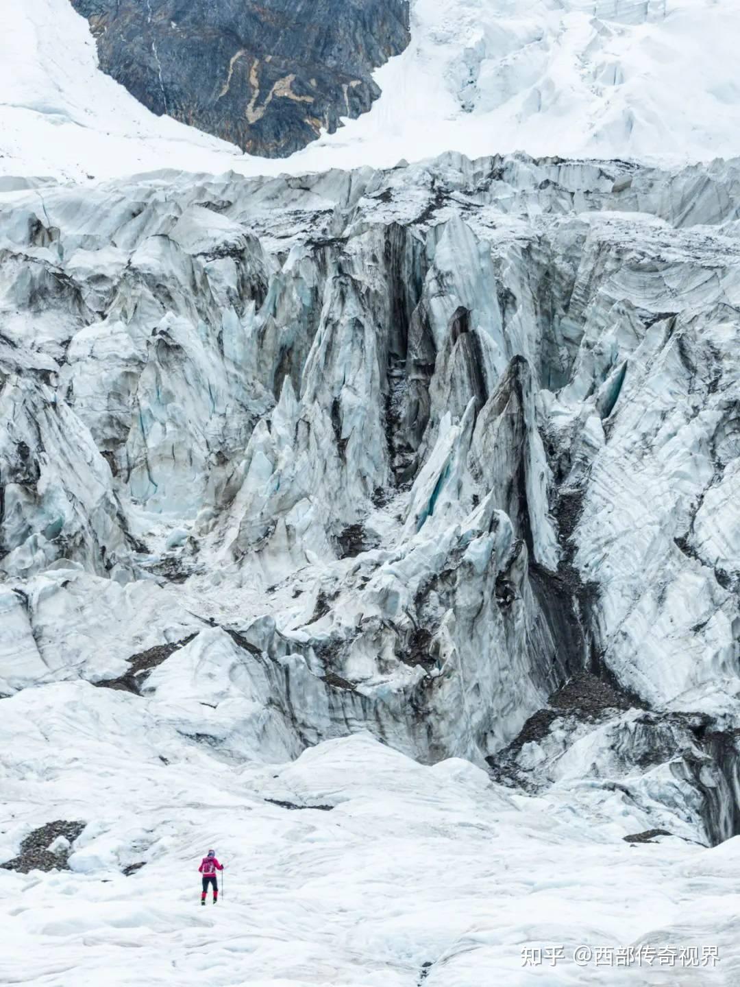 贡嘎冰川徒步,零距离触摸勒多曼因冰川,徒步穿越8日游